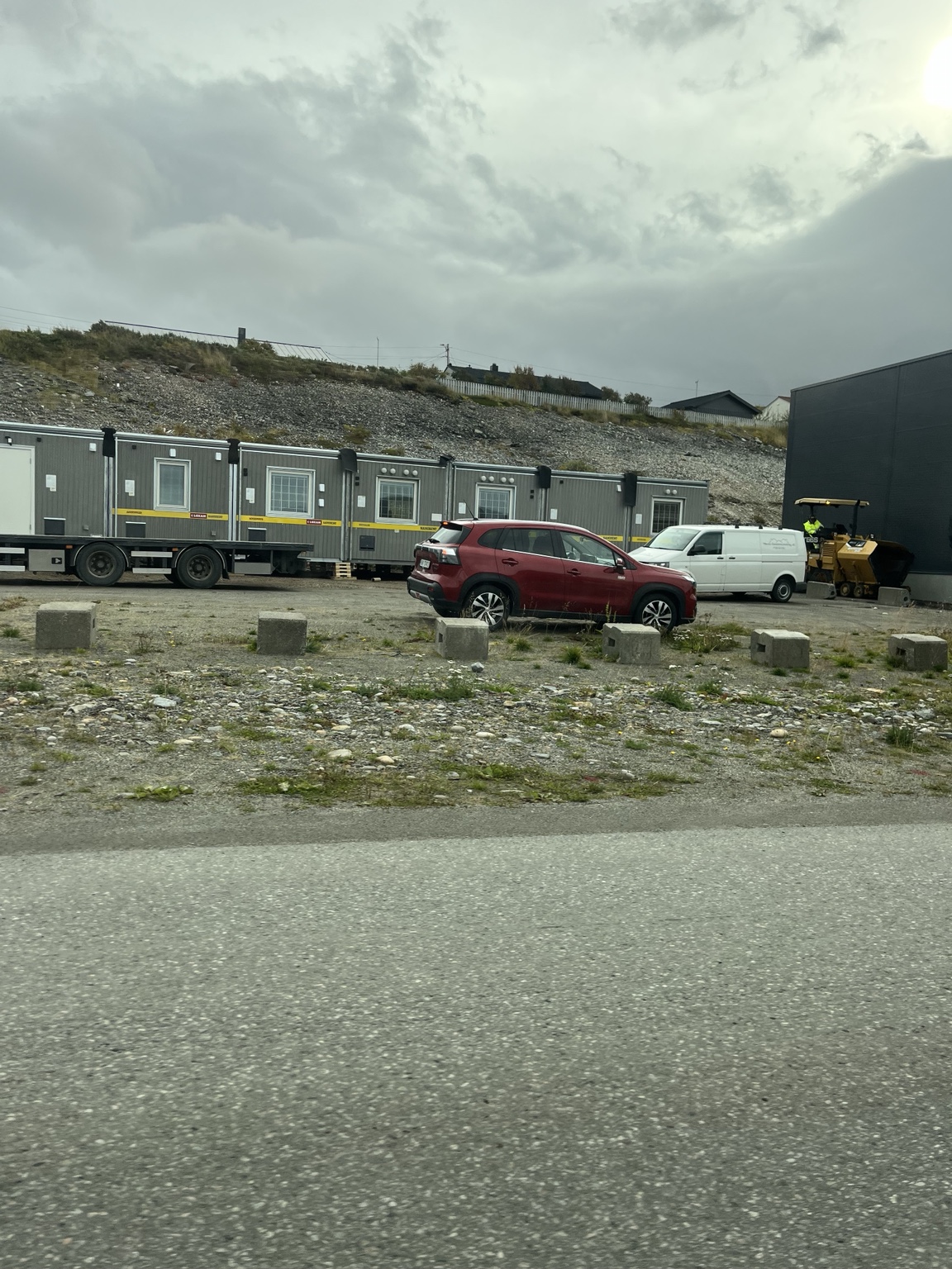 Brakkerigg ved anleggsstarten i Kjøllefjord